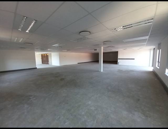 330M² OFFICE TO LET IN FOURWAYS
